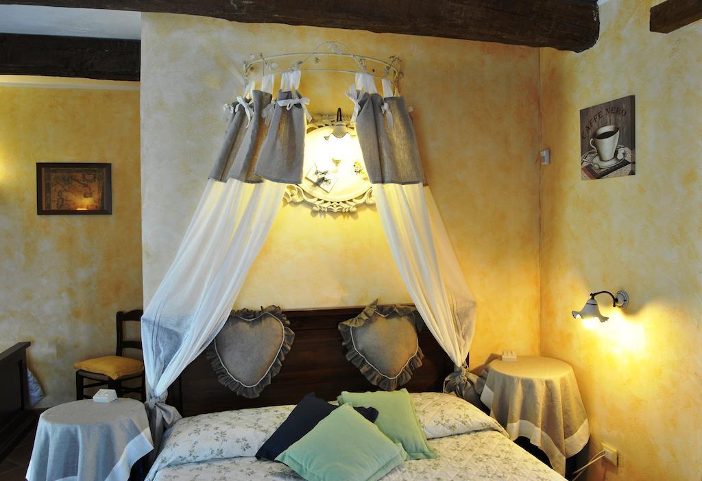 Le Macine Del Confluente Bed & Breakfast Badalucco Rom bilde